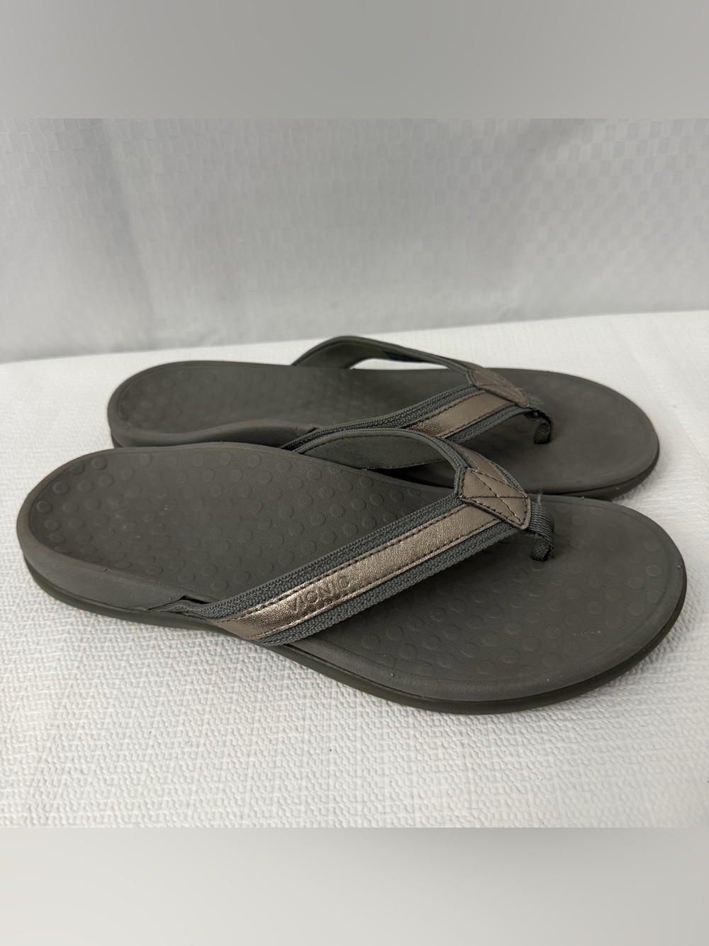 Vionic Tide Orthotic Sandal Gray Pewter Metallic Size 9 Flip Flop